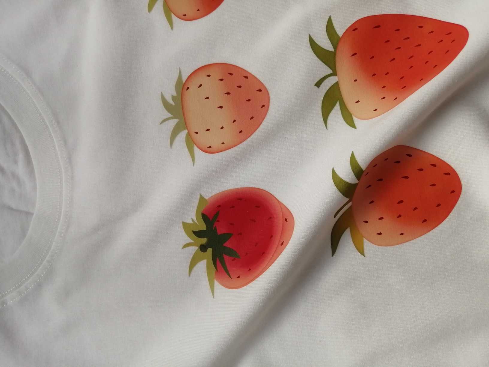 Sweet Strawberry Tee 草莓T恤