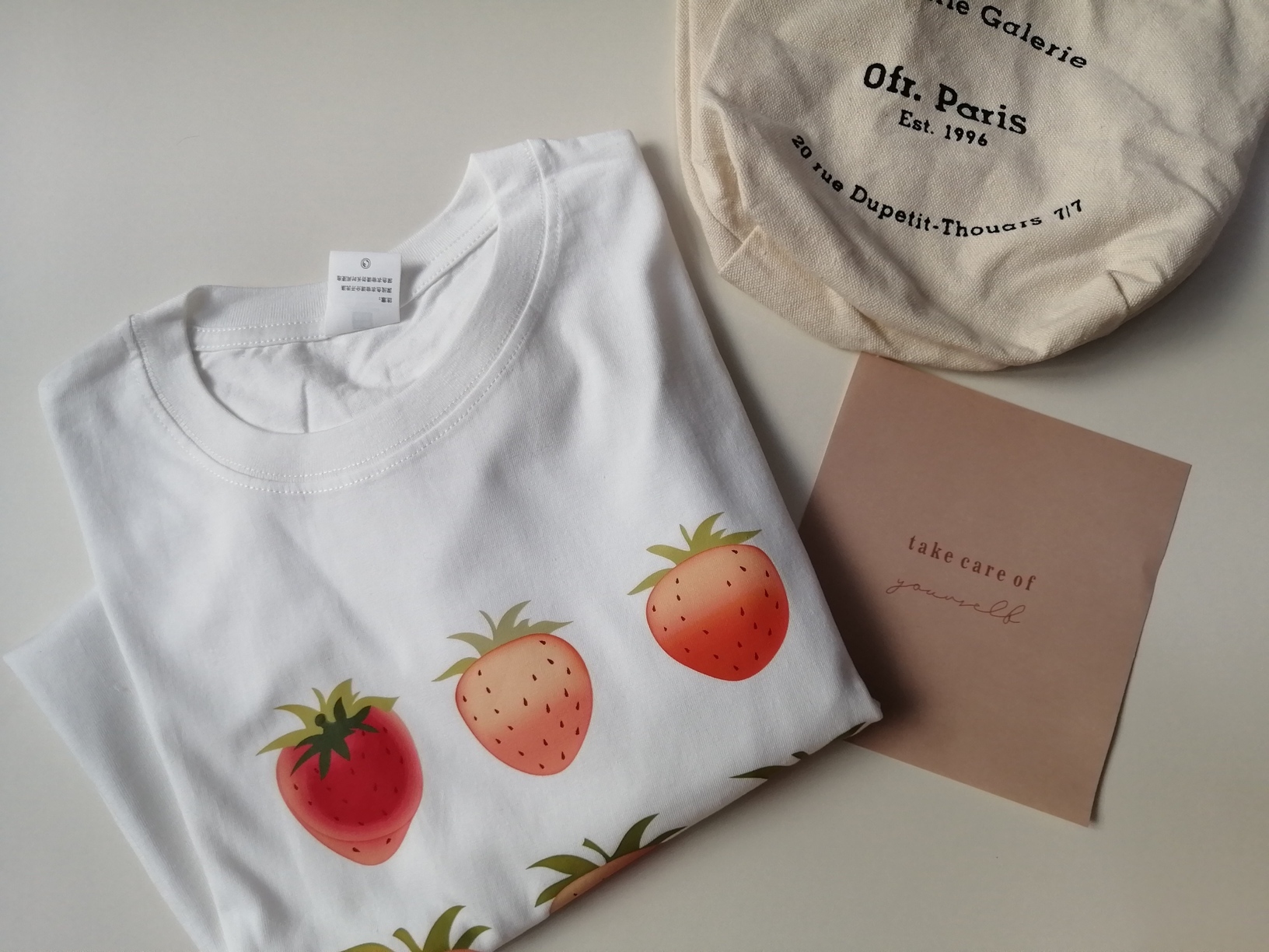 Sweet Strawberry Tee 草莓T恤