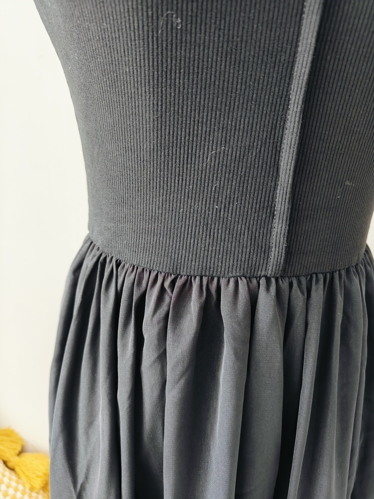 Slit Cut Vest Dress  挖空背心开叉连衣裙