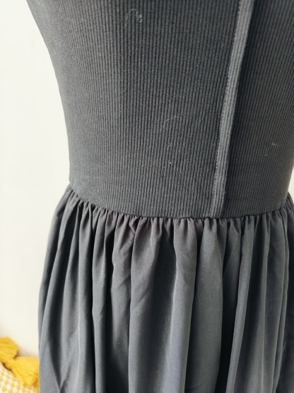 Slit Cut Vest Dress  挖空背心开叉连衣裙