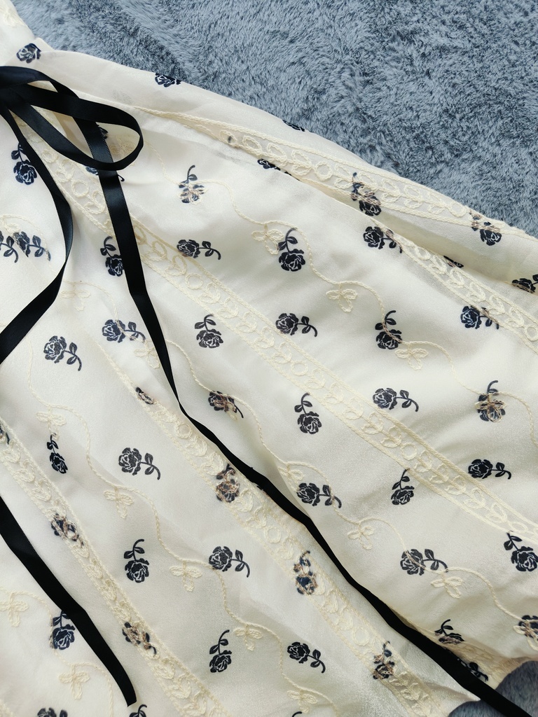 盘扣立领泡泡袖连衣裙 M Size 