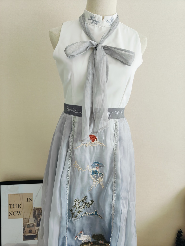 Celia Embroidered Dress with Shawl ✱大码✱汉元素绣花连衣裙+小披肩两件套