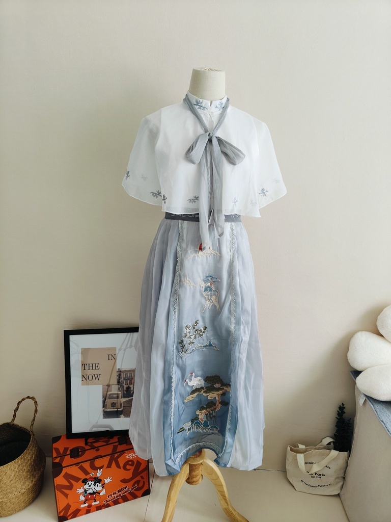 Celia Embroidered Dress with Shawl ✱大码✱汉元素绣花连衣裙+小披肩两件套