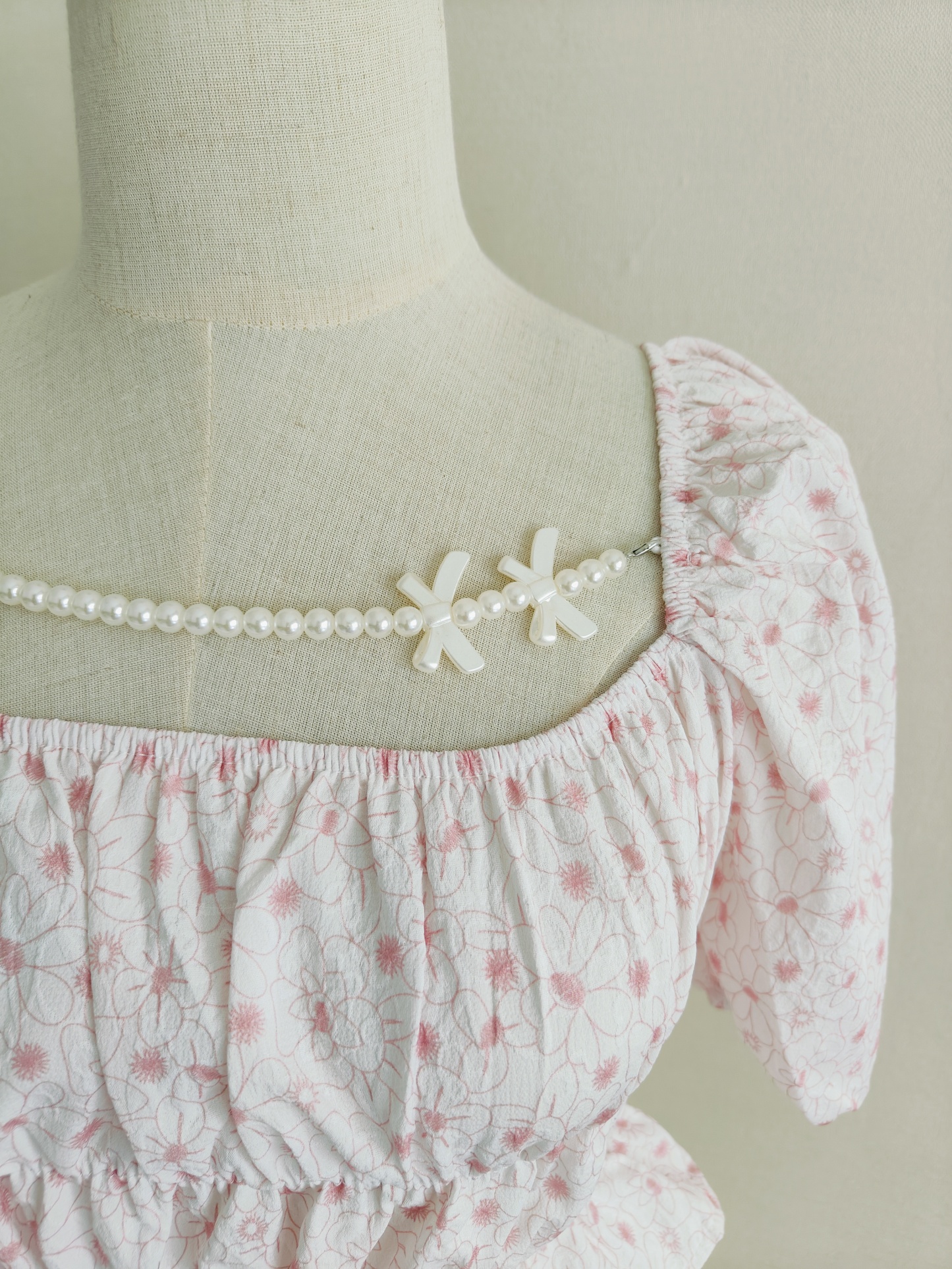  Pearl Chain Pink Floral Crop Top 珍珠链条粉色碎花短款上衣