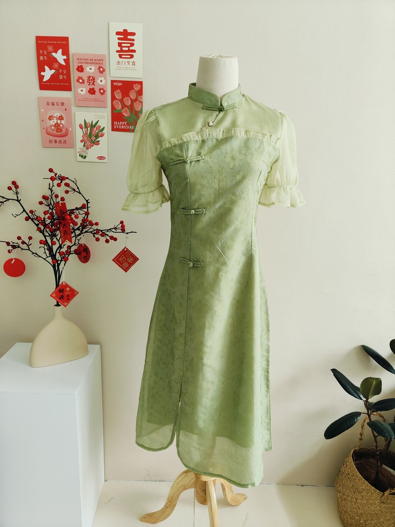 Jade Green Textured Jacquard Cheongsam 翡翠绿肌理提花改良旗袍