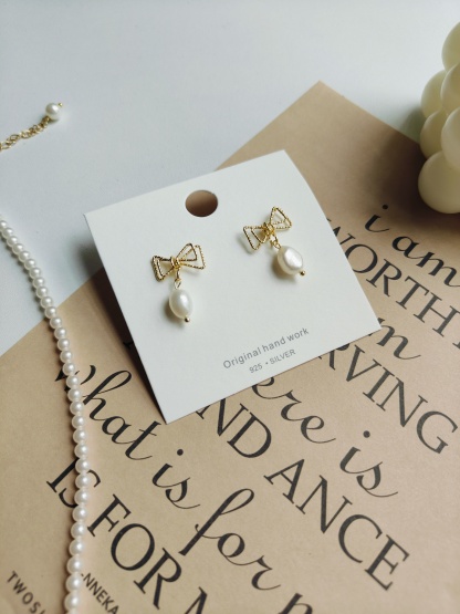 Pearl Bow Drop Earrings 蝴蝶结淡水珍珠耳环