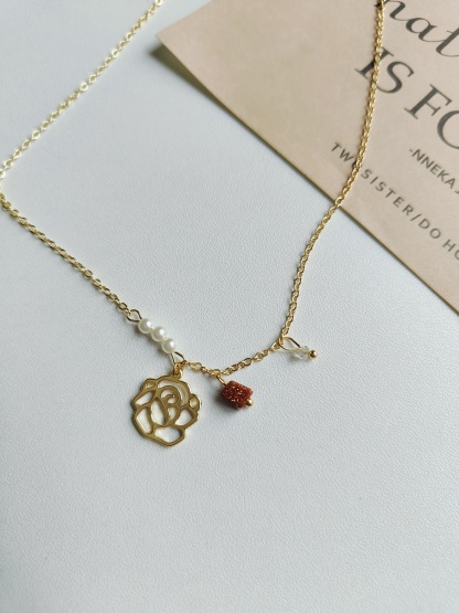 Classic Pearl Rose Blossom Necklace 温柔优雅珍珠玫瑰项链