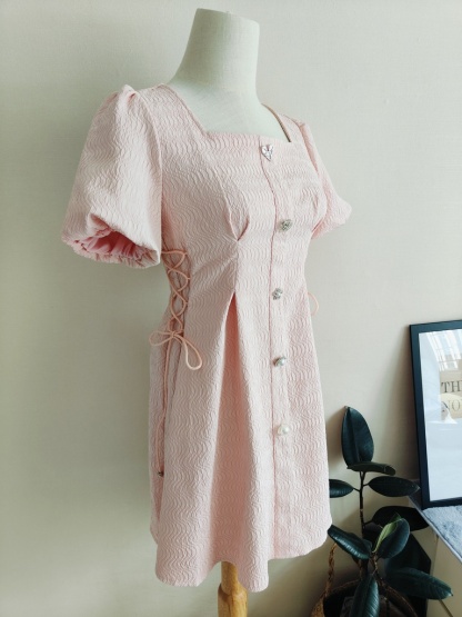 法式方领单排扣收腰连衣裙*Pink M