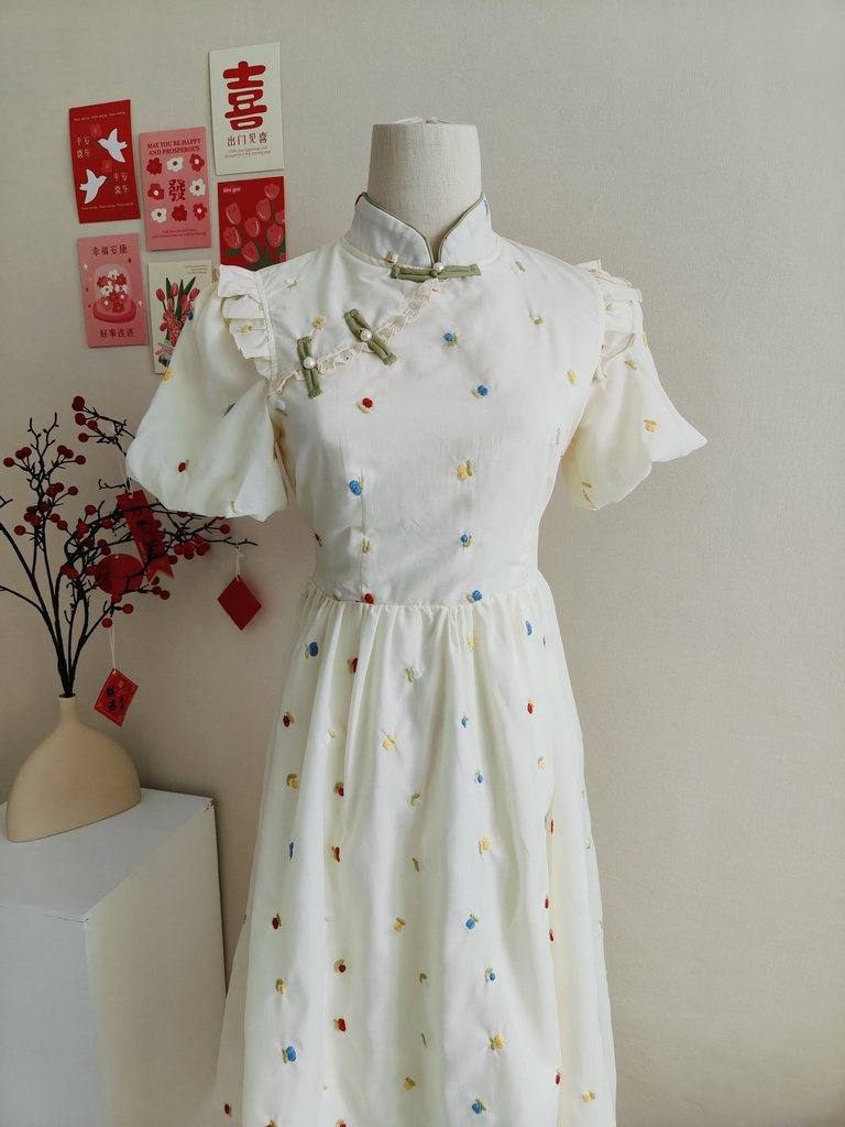 Floral Embroidered Dress 少女心碎花刺绣连衣裙