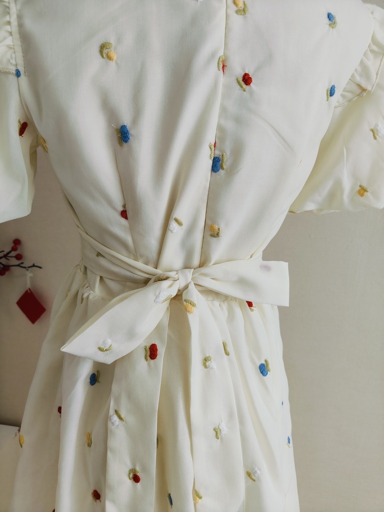 Floral Embroidered Dress 少女心碎花刺绣连衣裙