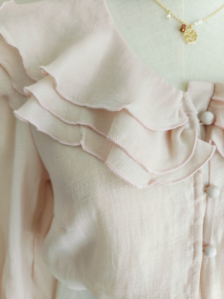 Lovely Ruffled Neck Flare Sleeve Top 温柔小女人~甜美韩系荷叶领喇叭袖上衣*3色