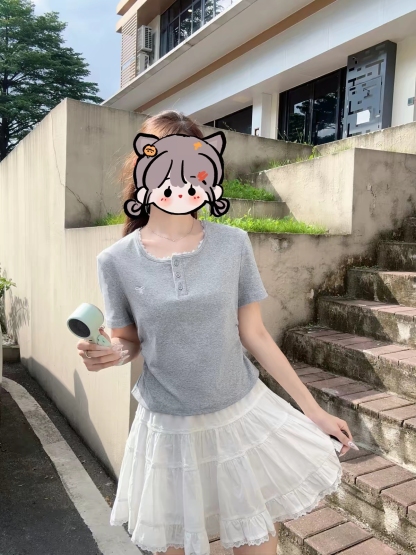 Gray Lace Trim Tee 灰色蕾丝花边T恤