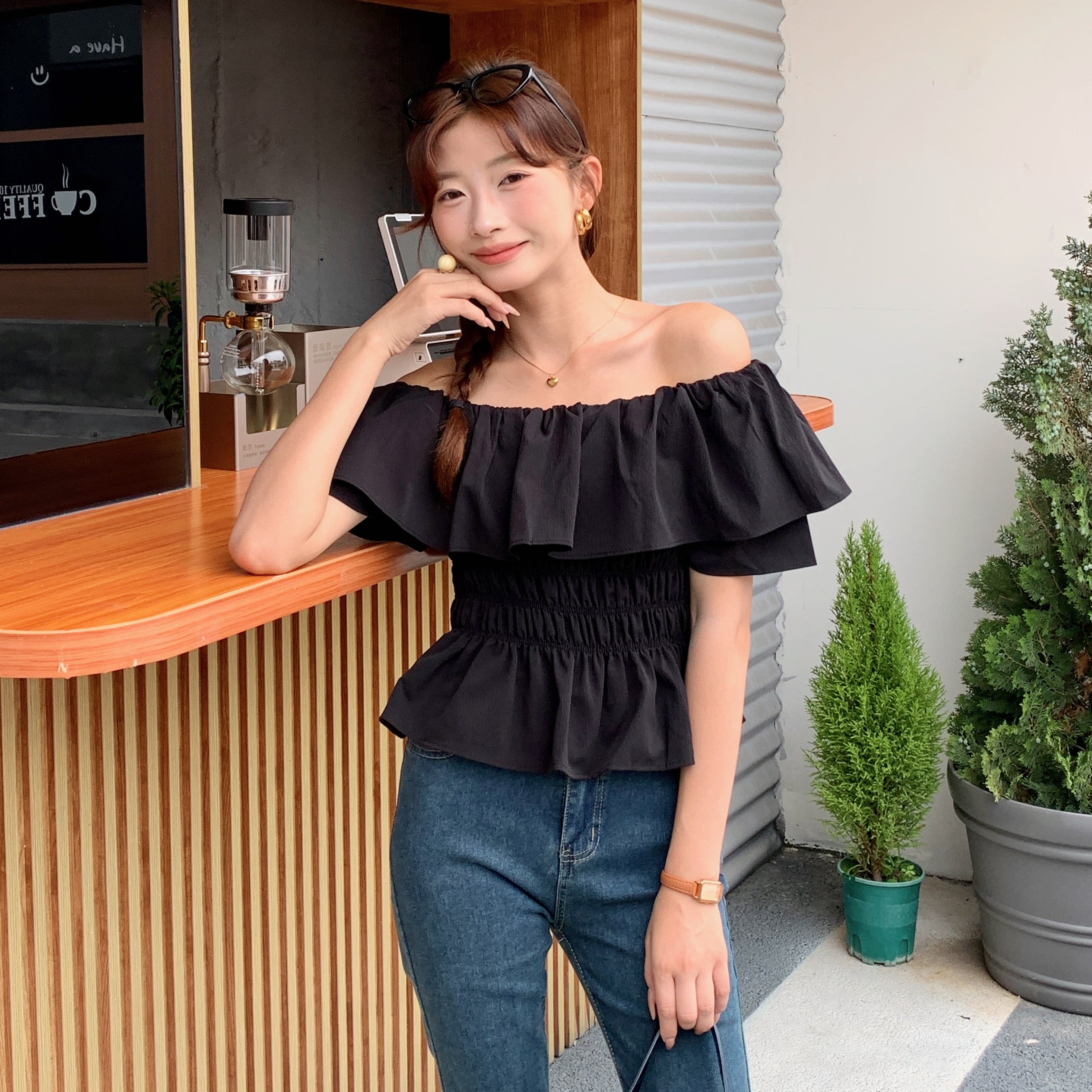 Off-Shoulder Ruffled Top荷叶边一字领收腰上衣*2 Colors