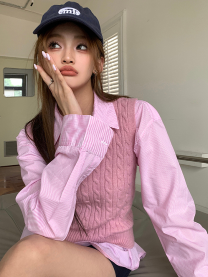 Pink Girly Knit & Shirt 粉色少女感~麻花V领马甲+条纹衬衫