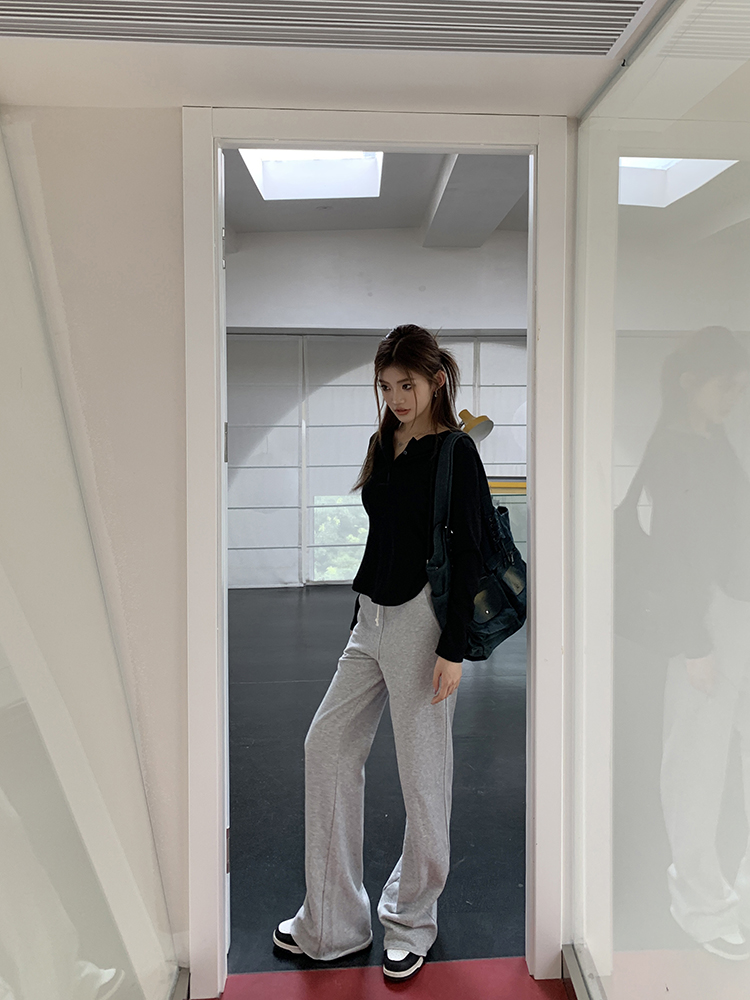 Low-Rise Slim Flare Pants 低腰微喇叭休闲裤