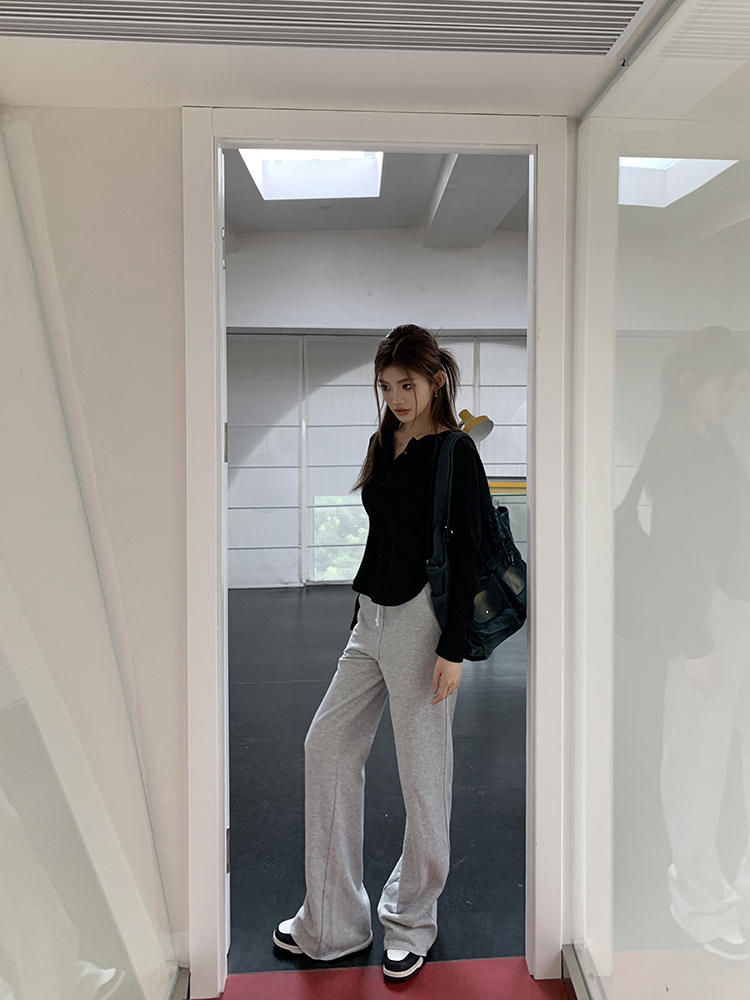 Low-Rise Slim Flare Pants 低腰微喇叭休闲裤