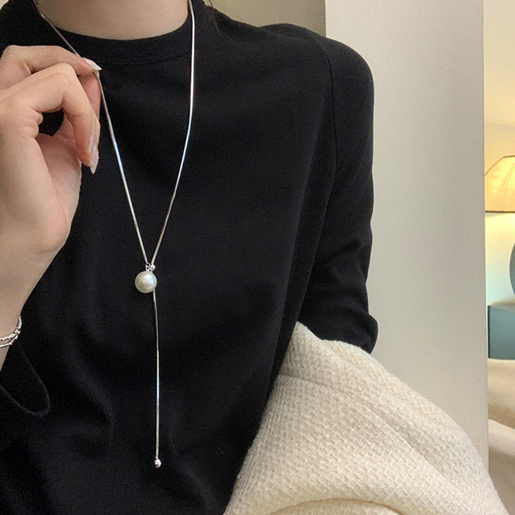 Pull-out Pearl Long Necklace for Women, Unique Design, Niche Retro Style, Simple and Versatile, Elegant Choker Sweater Chain