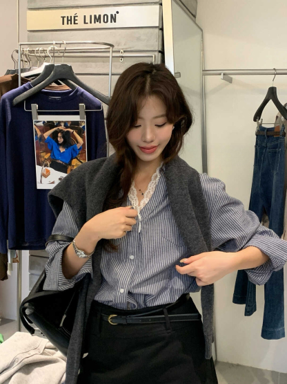 Lace Trim V-Neck Shirt V领蕾丝拼接衬衫*4 Colors