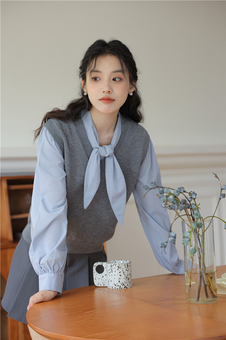 Sella Tie-Front Blouse 纯色系带衬衫*2Colors