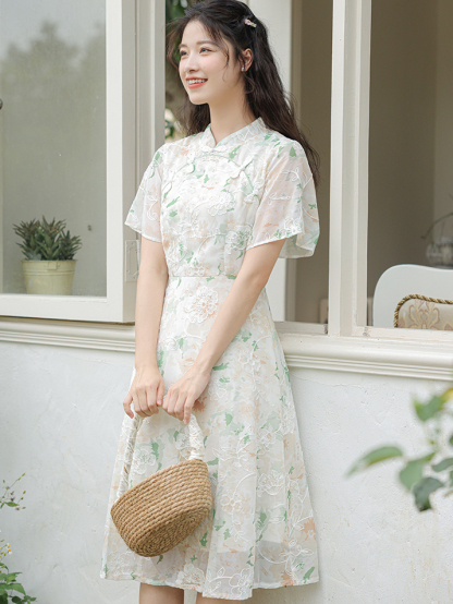 雪纺碎花裙 Chiffon Floral Dress