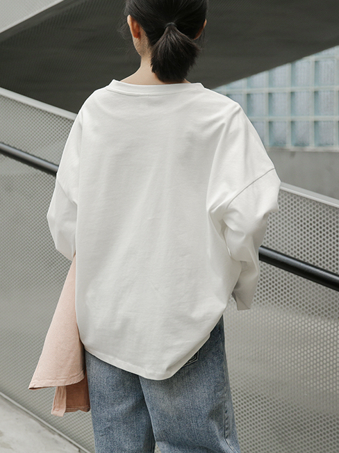 Letter Print Slit Casual Long-Sleeve T-Shirt 字母印花开叉休闲长袖T恤 * 2 Colors