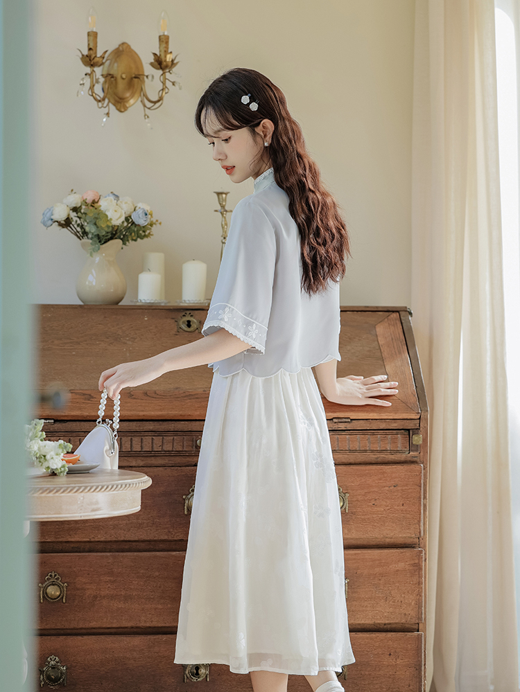 Spring and Summer Age-Reducing Embroidered Women's Republic of China Style Young Student Suit Half Sleeve Shirt Skirt Two-Piece Set 40