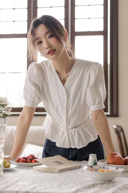 Real Shot French Style Square Neck Elegant Lace Short Sleeve Shirt 2024 Summer Slim Fit Waist Short Blouse Top