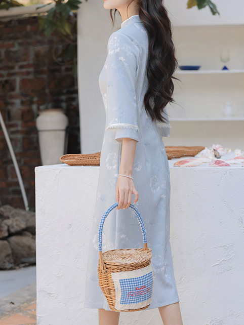 蓝色碎花淑女旗袍 Blue Floral Lady Style Inverted Large Sleeve Cheongsam