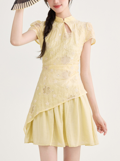 黄色新中式假两件连衣裙 Summer New Chinese Style Embroidered Fake Two-Piece Improved Cheongsam Dress for Women with Stand Collar and Button, Irregular Short Skirt for Petite Figures