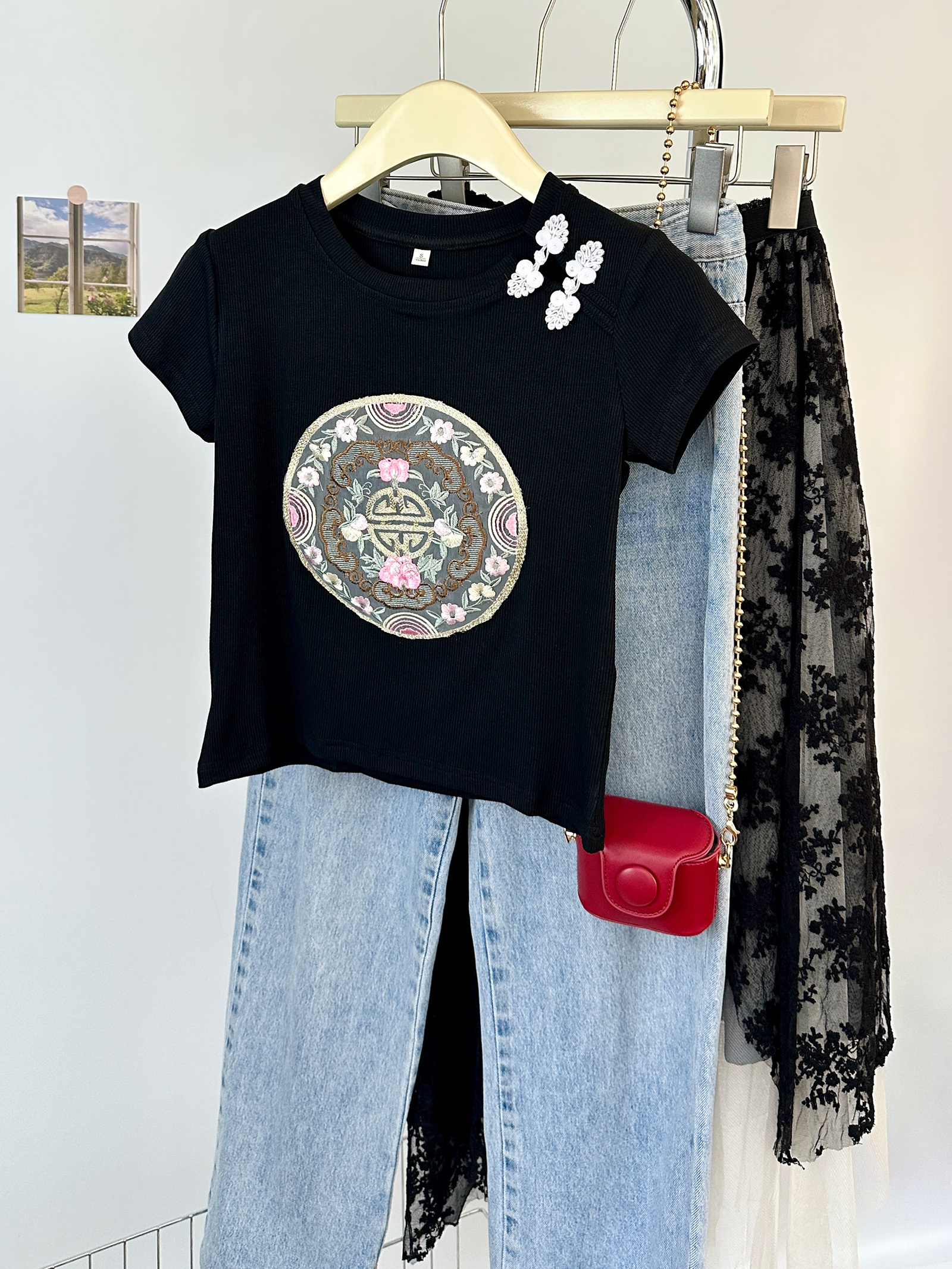 刺绣斜盘扣短款t恤