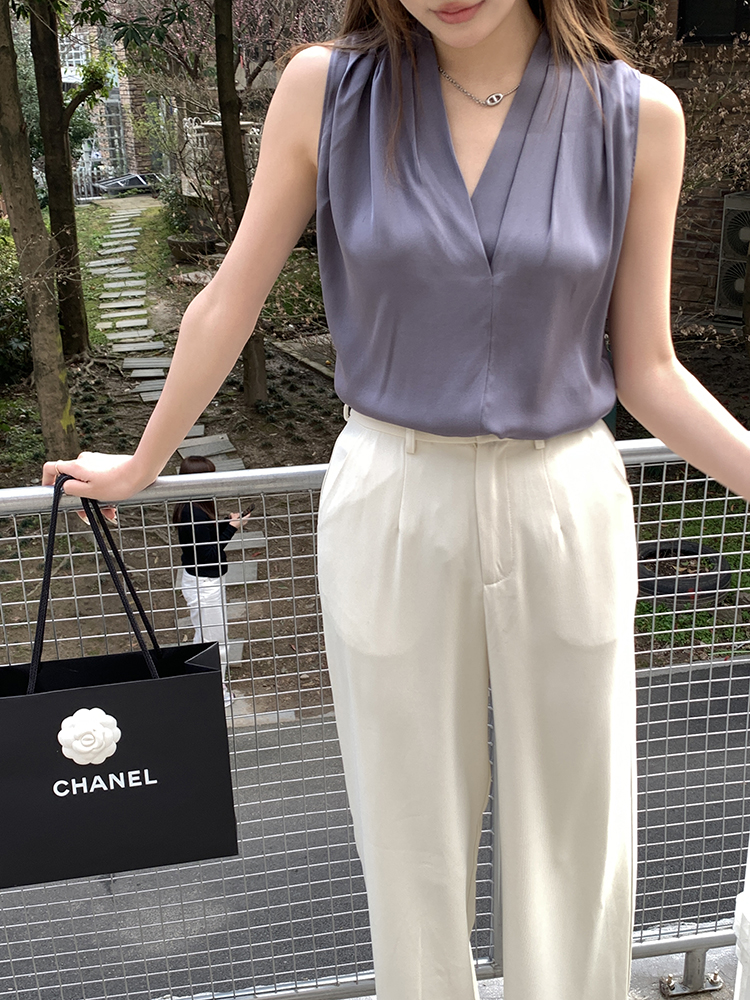 Purple Silk V-Neck Top 紫色丝质V领压褶衬衫