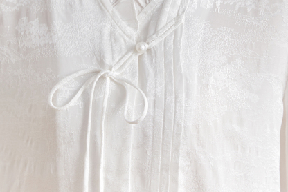 白荷新中式白衬衫 Spring White Lotus New Chinese Style White Shirt with Ma Face Skirt Matching Long Sleeve Daily Commuting National Style Versatile Top