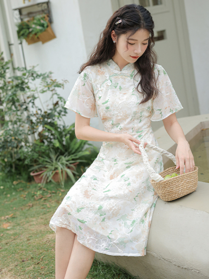 雪纺碎花裙 Chiffon Floral Dress