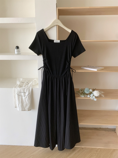 镂空方领长款连衣裙