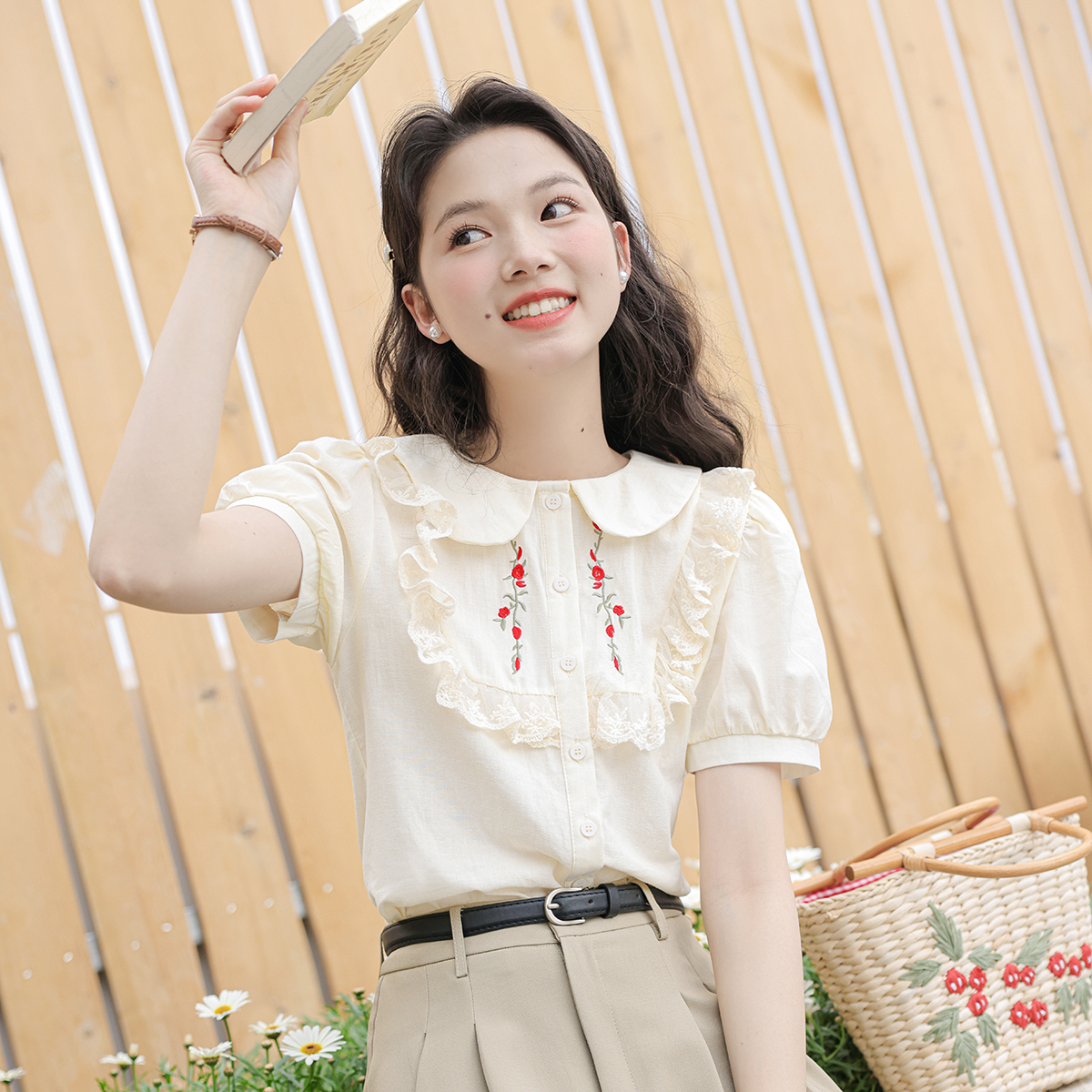 Retro Embroidered Doll Collar Shirt 复古绣花娃娃领衬衫