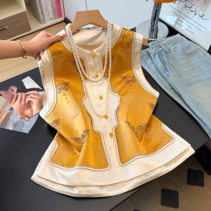 Real photos of the new 2026 Chinese-style Hanfu, featuring intricate jacquard embroidery, a round neckline, decorative buttons, and a modified patchwork design for the vest