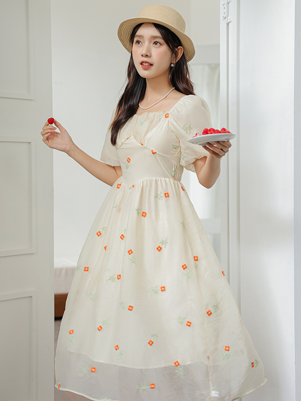 2024 Summer New Embroidery Jacquard Artistic Fresh Teacher Waist Dress