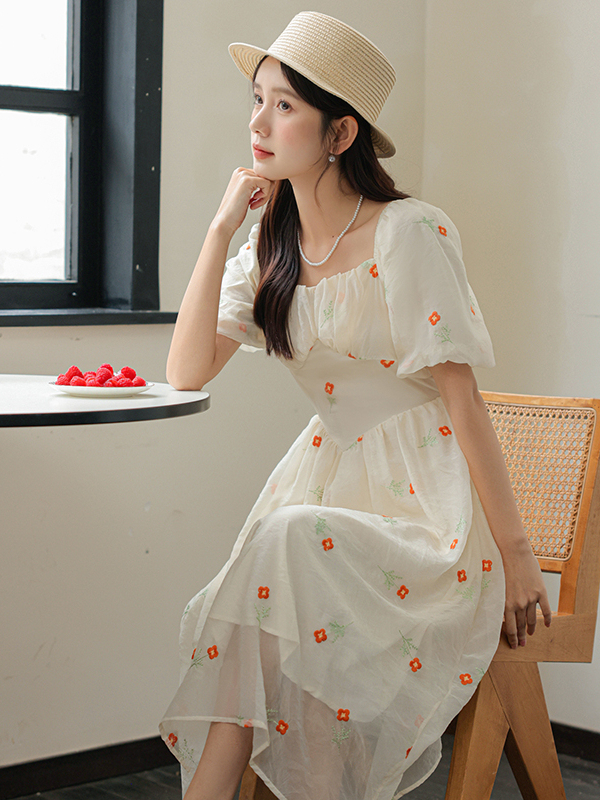 2024 Summer New Embroidery Jacquard Artistic Fresh Teacher Waist Dress