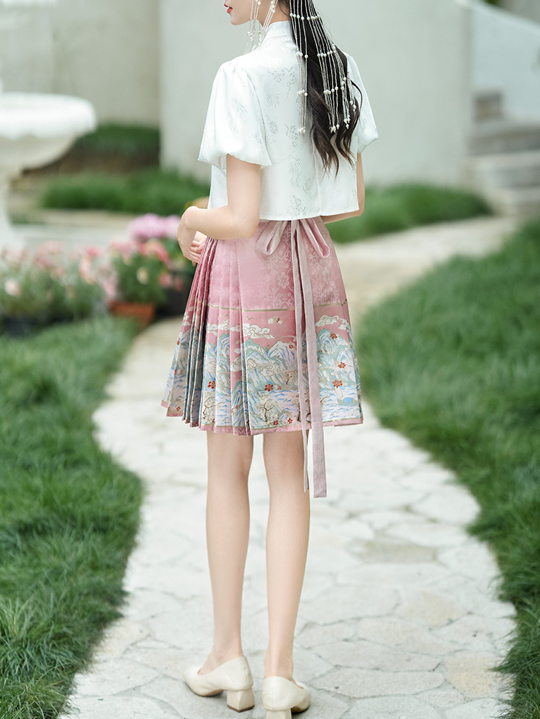 Golden Bloom Two-Piece Set斜襟提花上衣+织金刺绣马面短裙