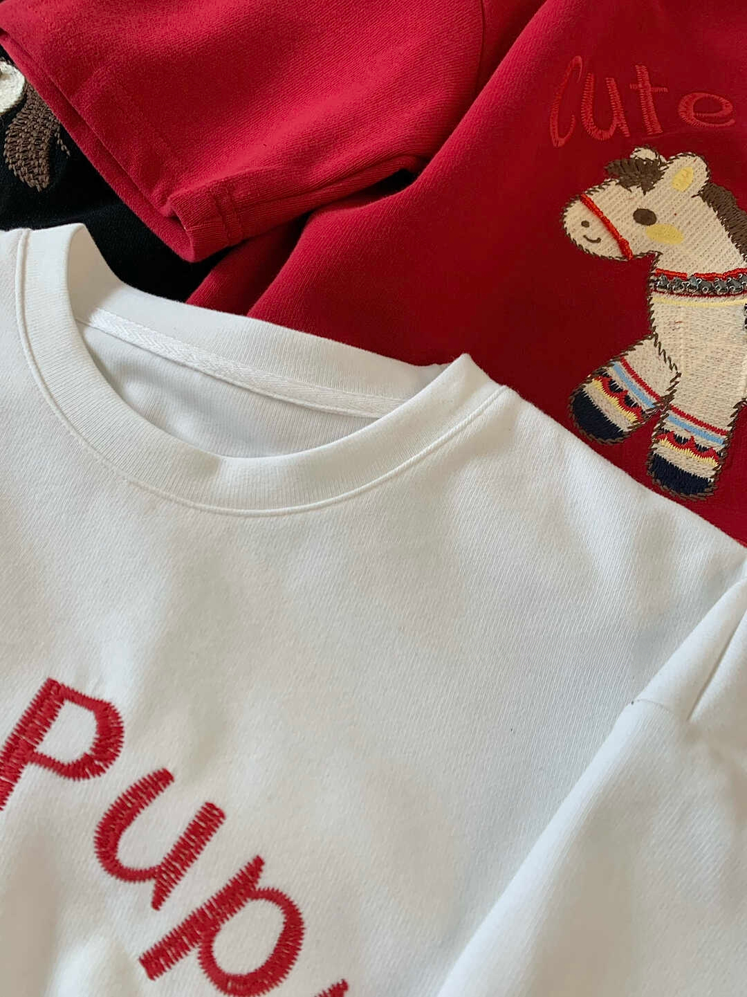 Loose T-shirt with Pony Embroidery and Rhinestones