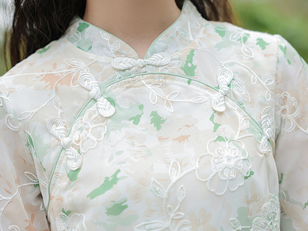 雪纺碎花裙 Chiffon Floral Dress