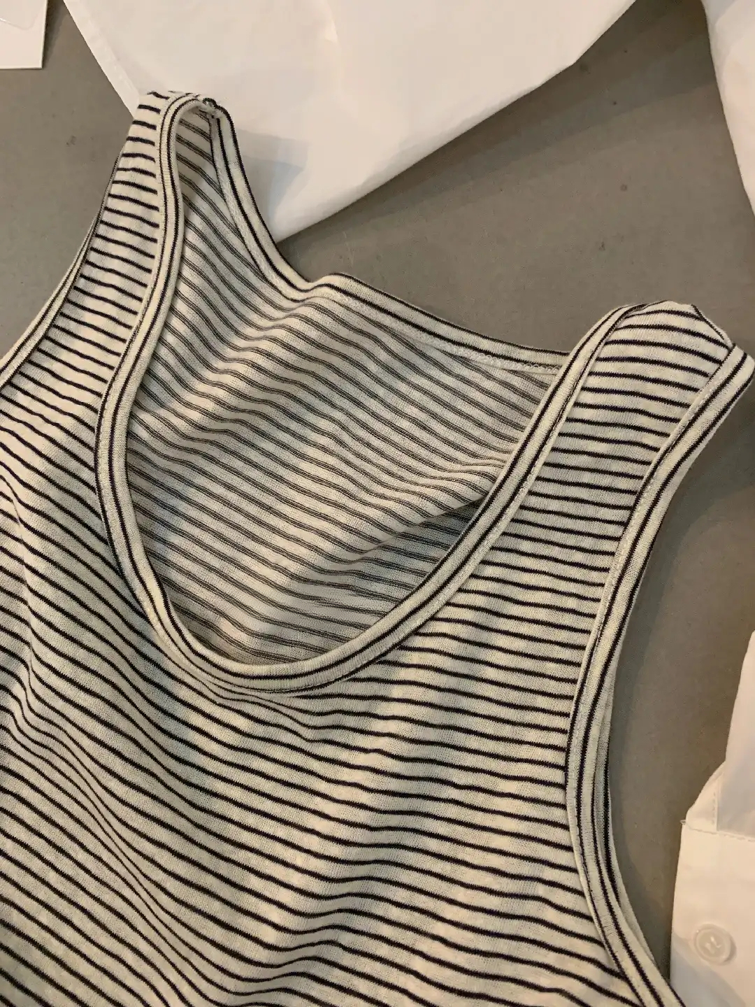  RINA Striped Layered 3-Piece Set 高街韩女！纯色衬衫+条纹背心+披肩三件套*4 Colors