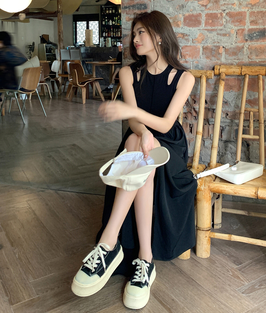 Slit Cut Vest Dress  挖空背心开叉连衣裙