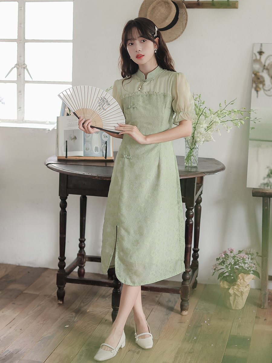 Jade Green Textured Jacquard Cheongsam 翡翠绿肌理提花改良旗袍