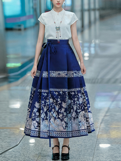 Blue Stand-Collar Top & Embroidered Horse-face skirt 立领提花盘扣上衣+刺绣织金马面裙
