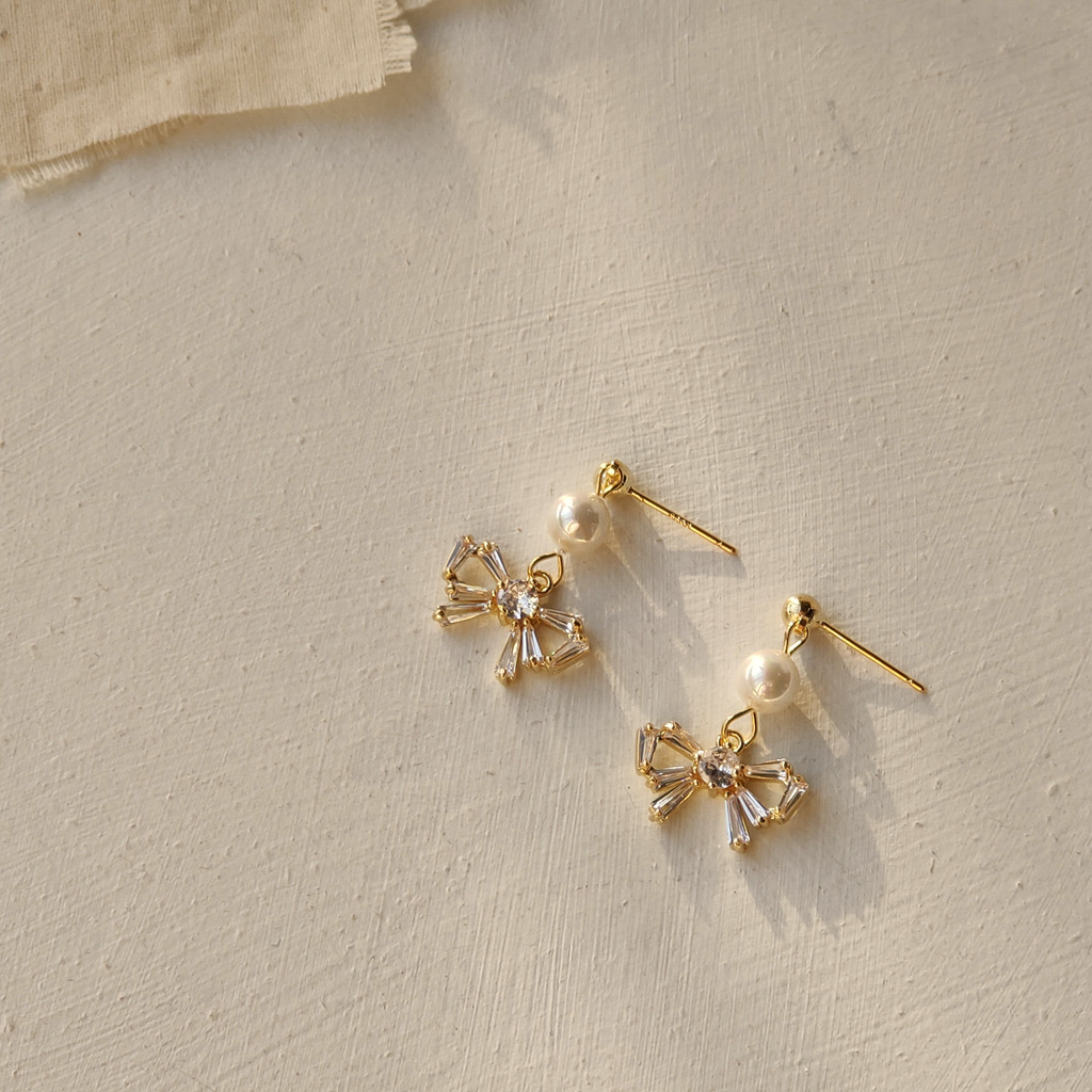Sparkle Butterfly Bow Earrings 锆石蝴蝶结耳环 