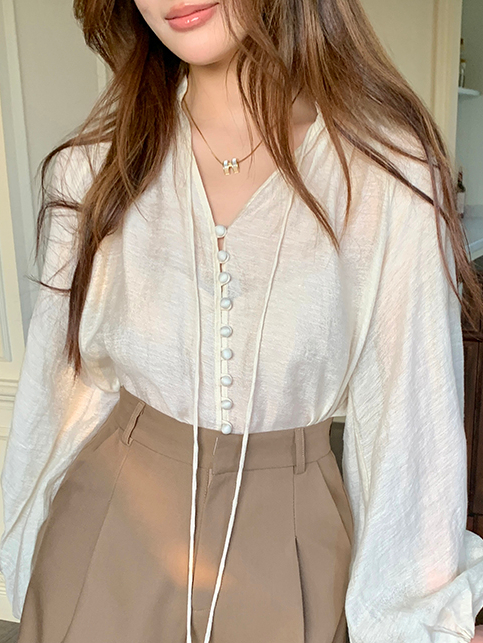 Senna V-Tie Blouse 仙气飘带V领衬衫