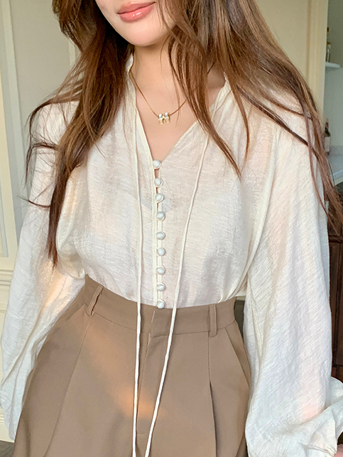 Senna V-Tie Blouse 仙气飘带V领衬衫