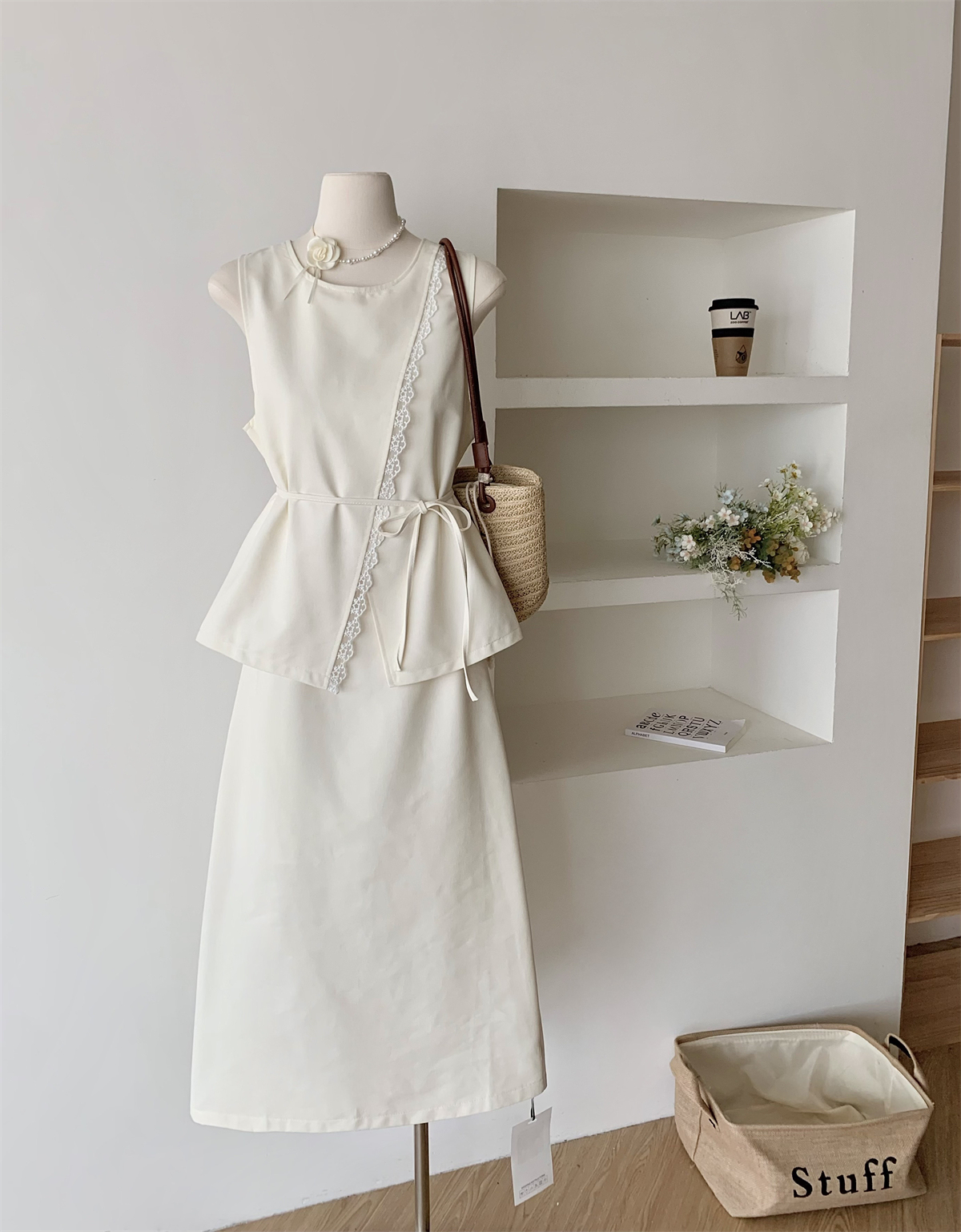 2025 Spring/Summer New Korean Style Elegant Lace Trim Sleeveless Top + High Waist Skirt Two-Piece Set for White Collar Workers
