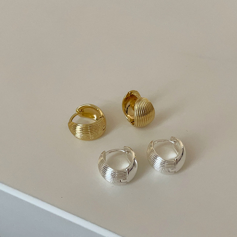 Shell-Texture Hoop Earrings 贝壳纹路素圈耳环*2 Colors